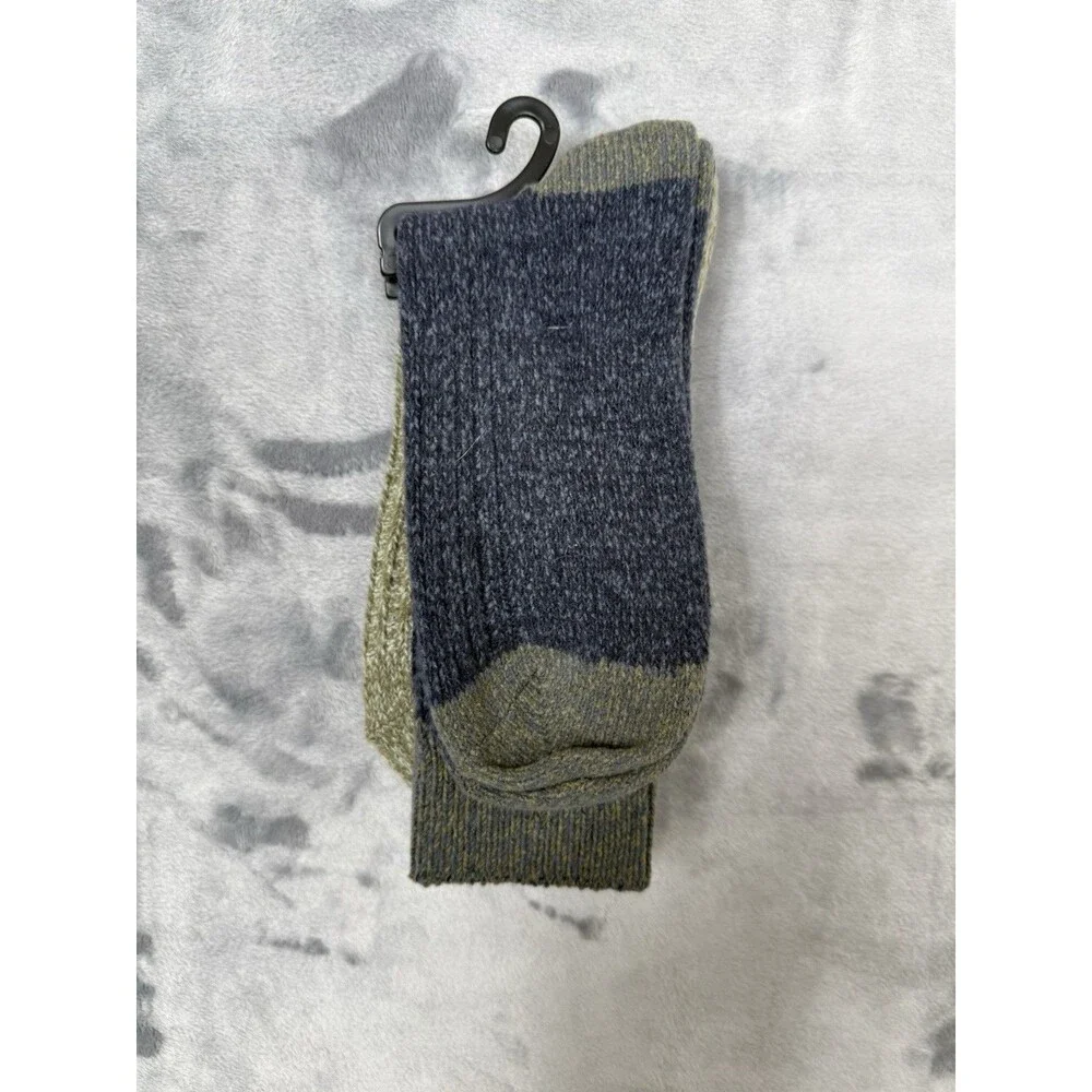 Muk Luk Women’s  2 Pair Pack Crew Height Socks size 6-11 Olive